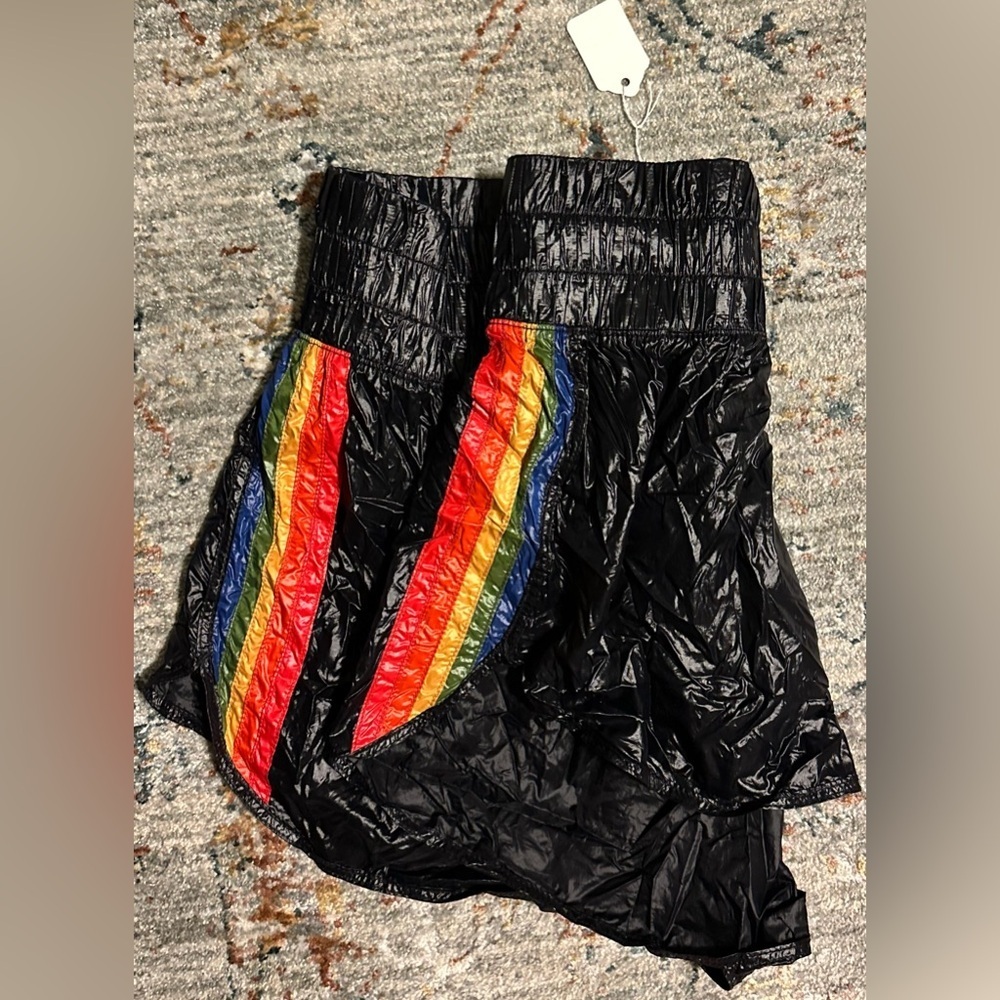 AVIATOR NATION NWT HIGH RISE 5 STRIPE NYLON JOGGER SHORT in BLACK— Size L - Picture 10 of 10